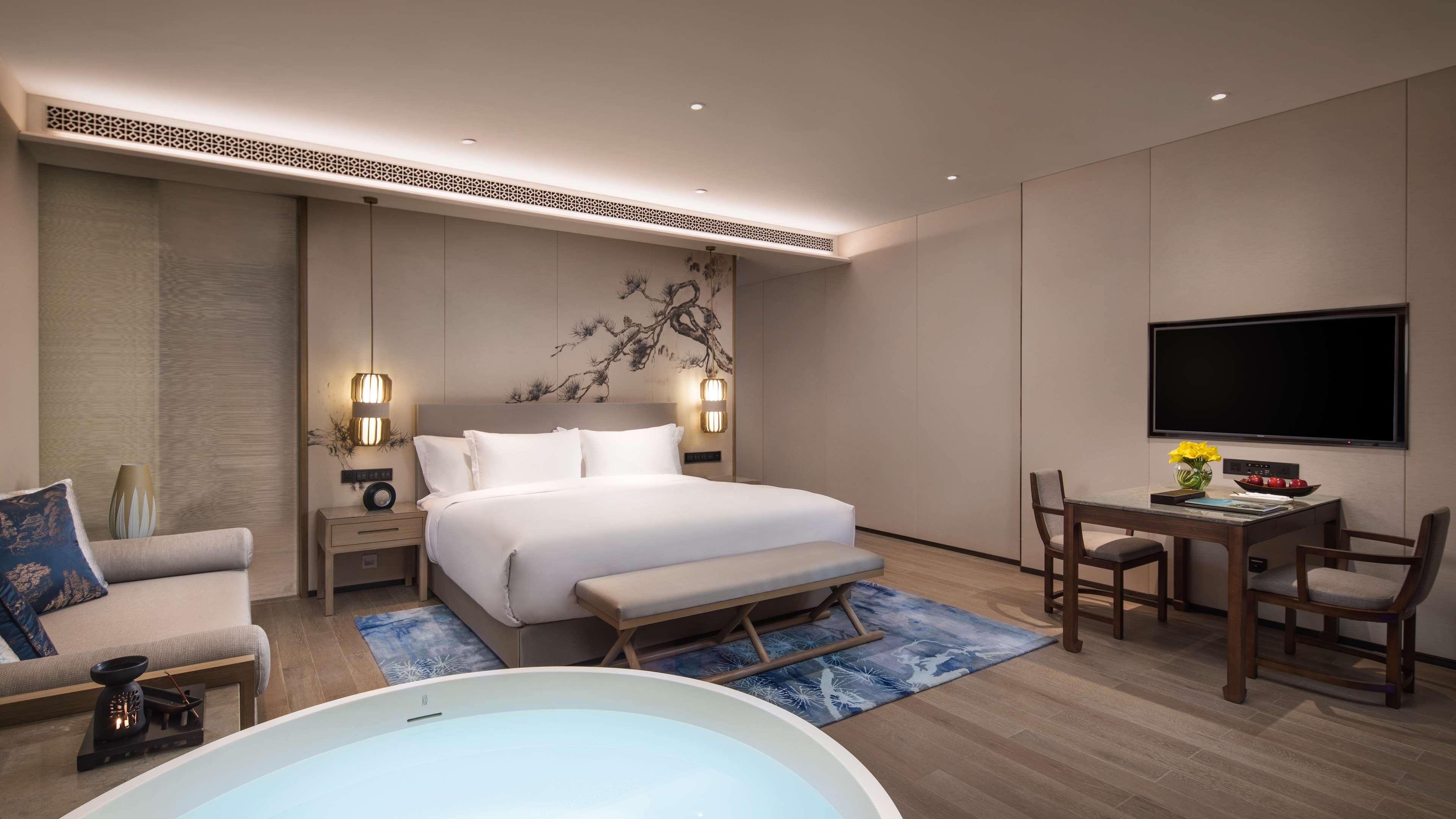 غرفة بسرير مزدوج بإطلالة على الحديقة، Banyan Tree Anji 3/3