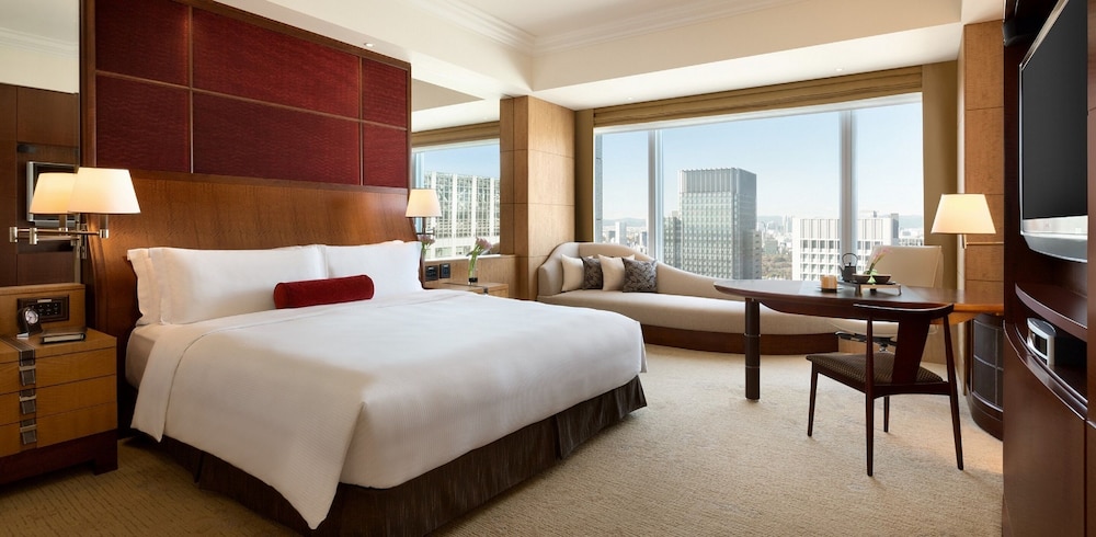 Shangri La Tokyo 25/74