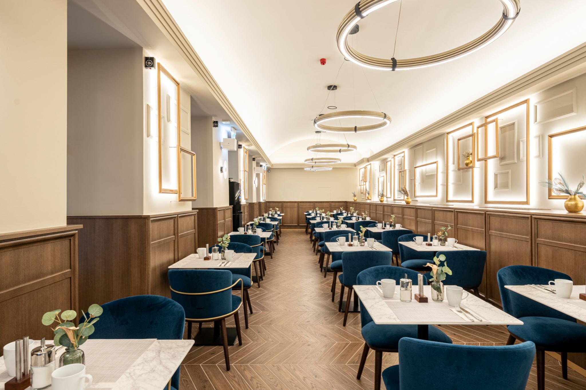 Basiliq Hotel 38/50