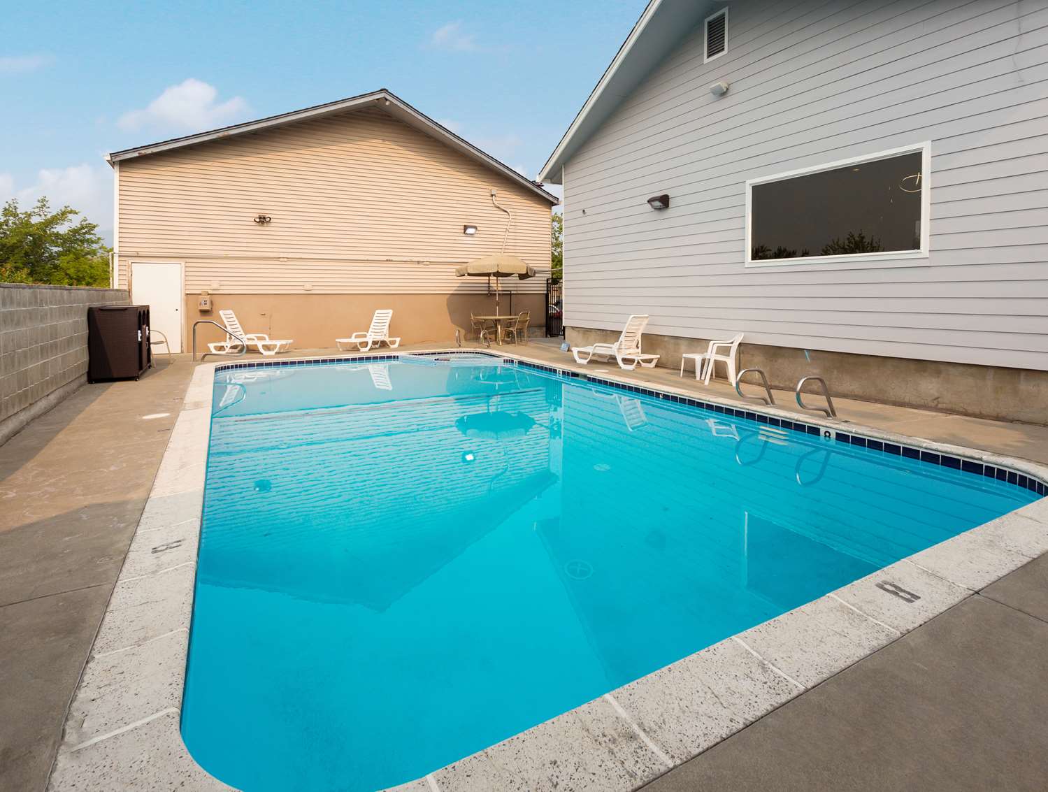 Red Lion Inn & Suites Grants Pass 3/10
