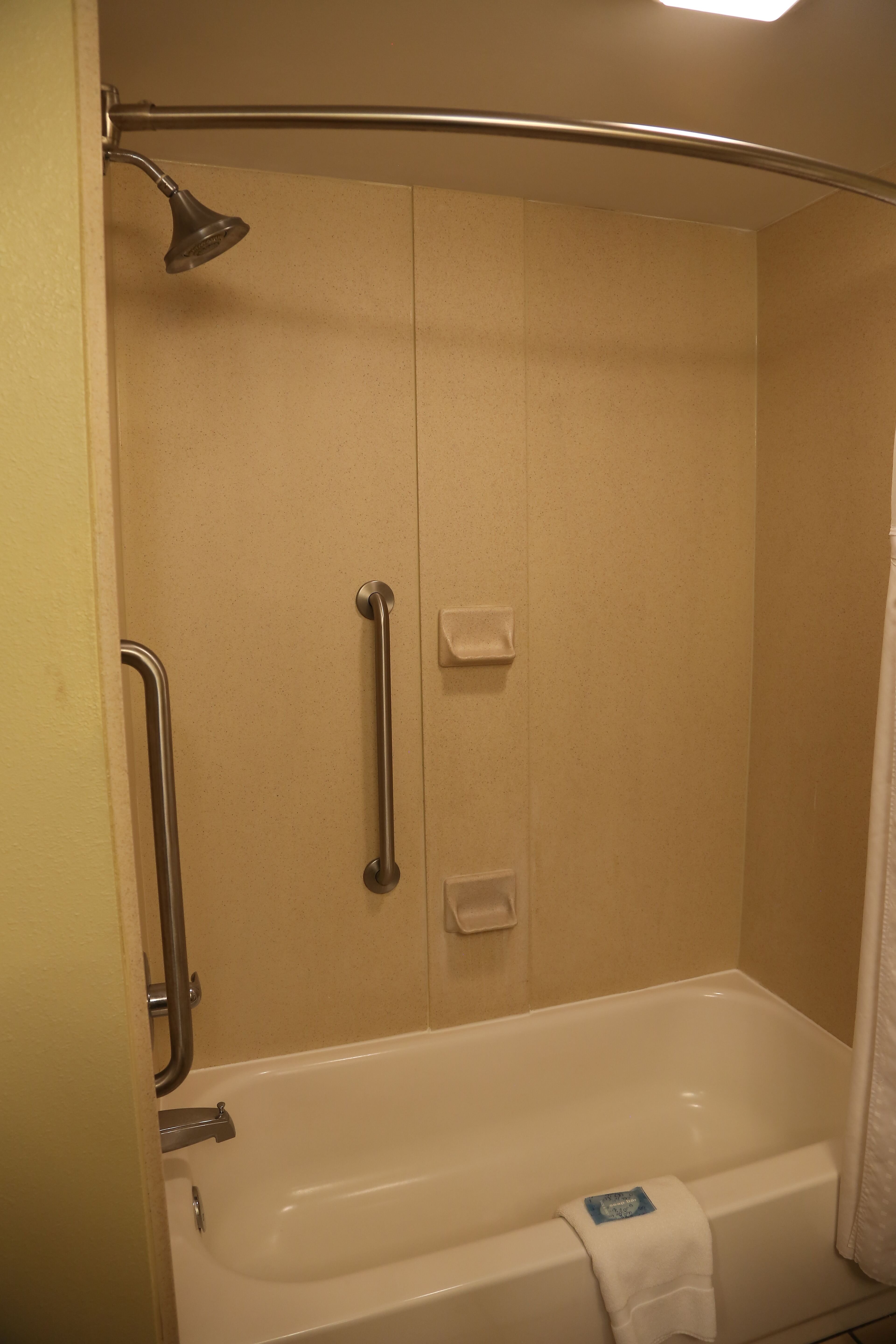 Holiday Inn Express Hotel And Suites Cleveland 35/35