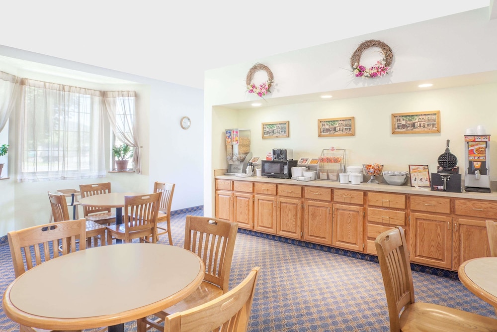 Super 8 By Wyndham Cobleskill Ny 3/29