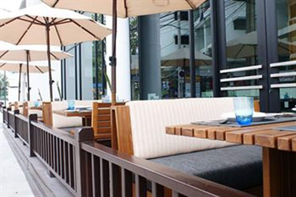 Tsix5 Hotel 7/50