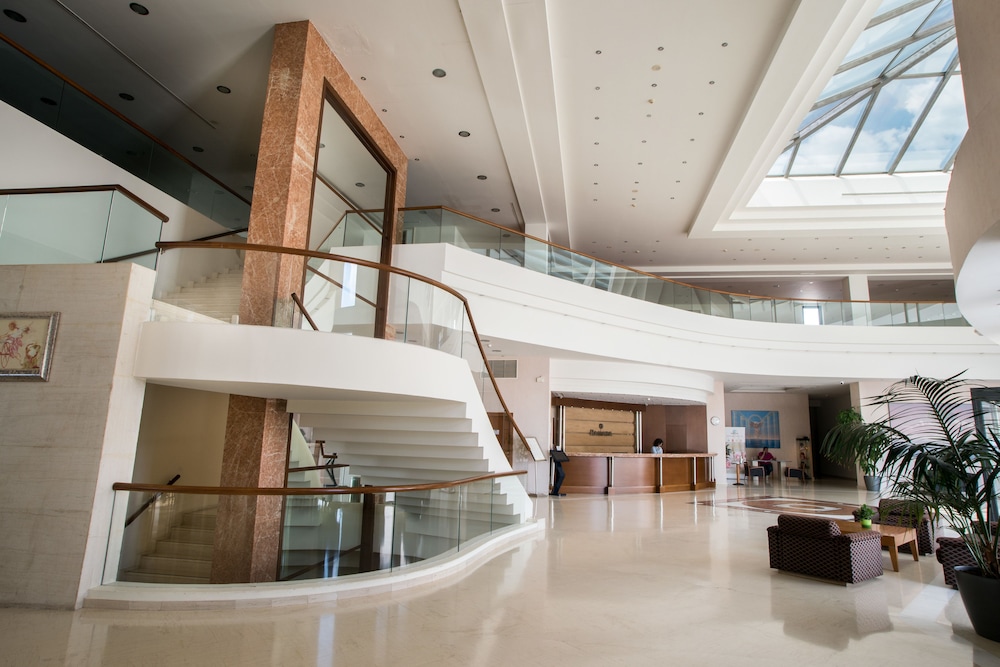 Lobby at Ramada Plaza by Wyndham Thraki, ALEXANDROUPOLIS