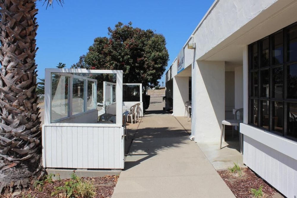 Motel6 San Simeon, CA - Hearst Castle Area 3/63