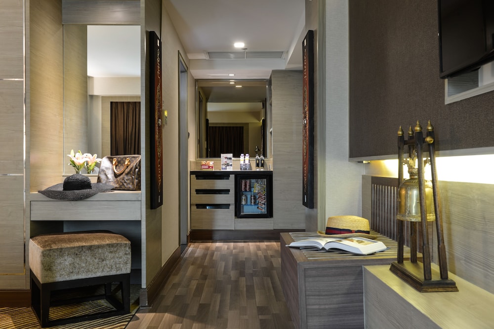 Ramada by Wyndham Bangkok Sukhumvit 11 73/83
