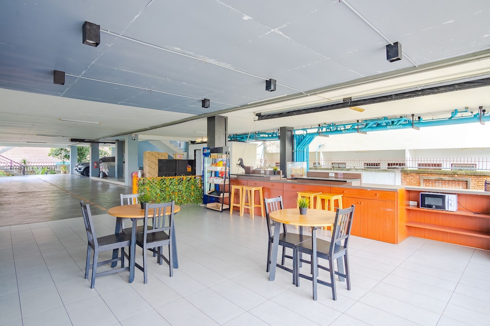 Aj Residence 53/66
