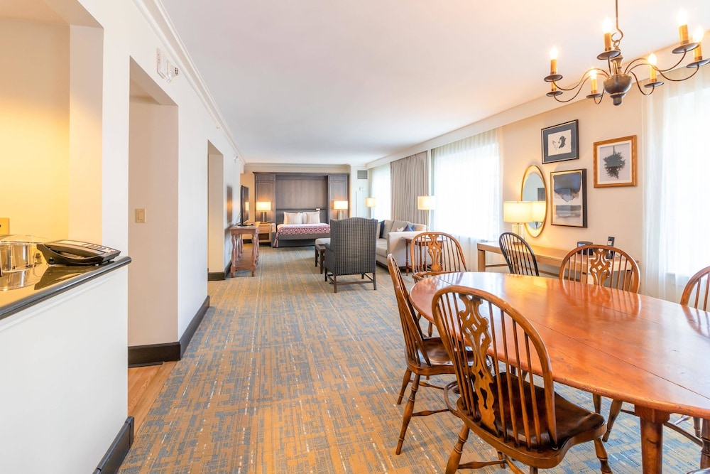 Williamsburg Lodge 35/39