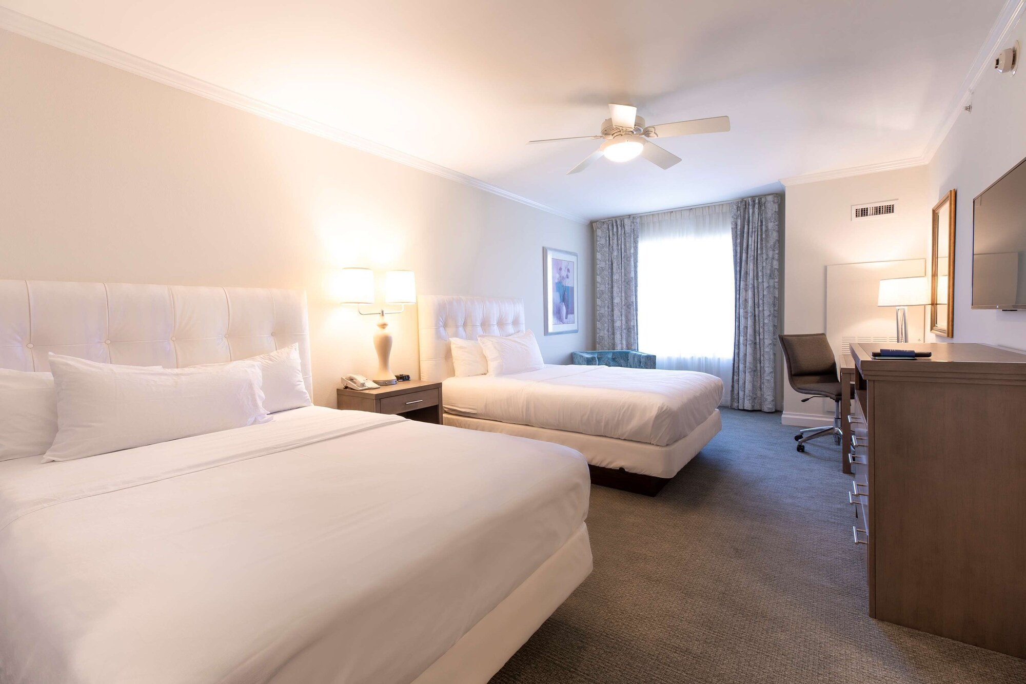 2 Bedrooms, Suite, King Bed, 2 Queen Beds, 2 Bathrooms, Sofa