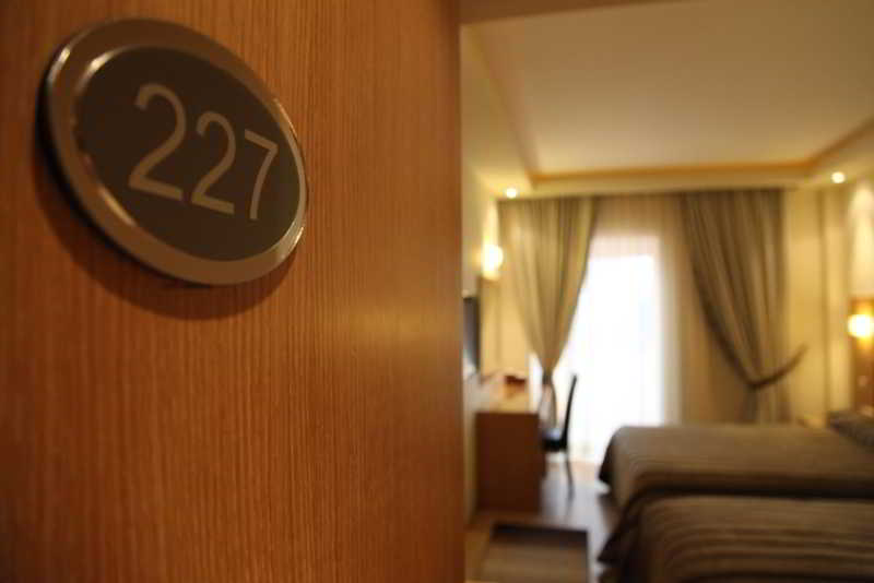 HOTEL PANTELIDIS 12/50