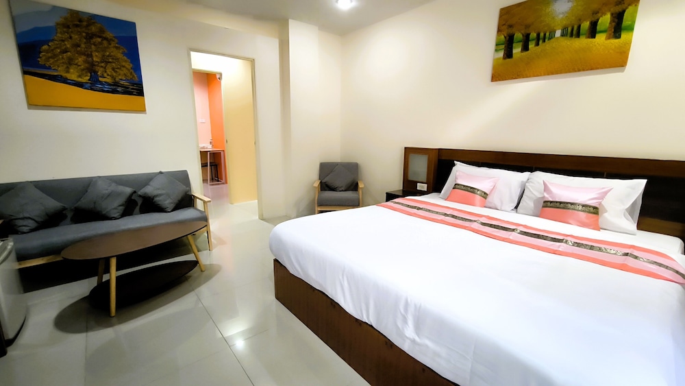 Lucky Patong Hotel 9/50