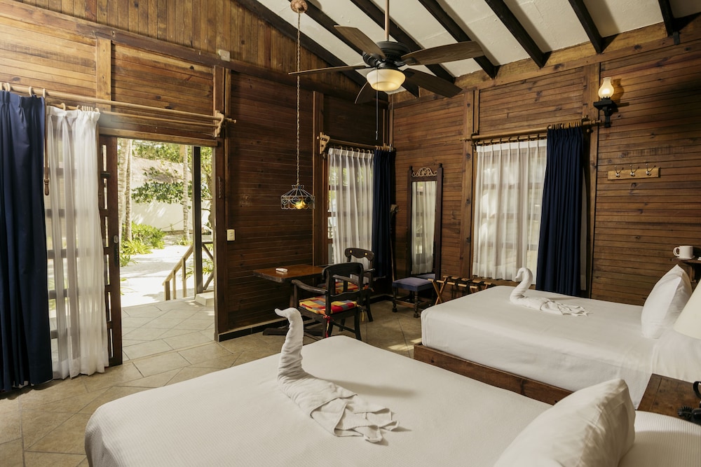 Palm, Beach, Bungalow, 2 Double Beds