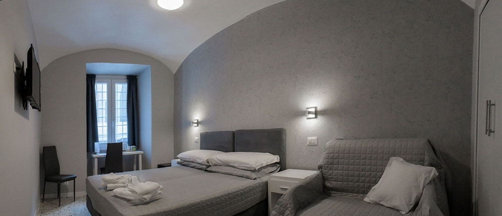 Beatus Viator Guest House 8/40