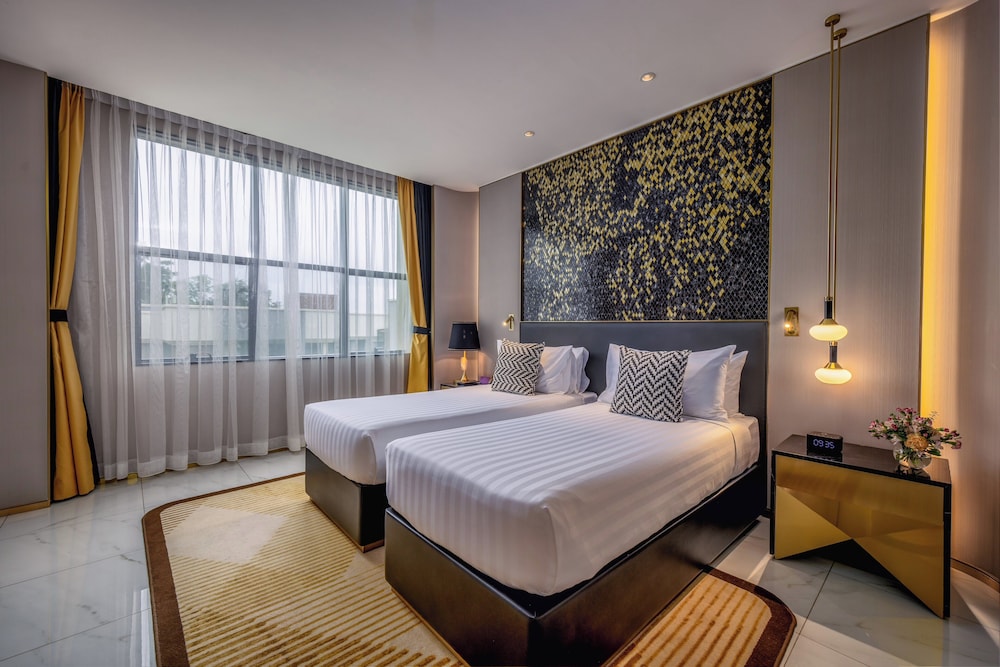 Superior-Terrace Room
