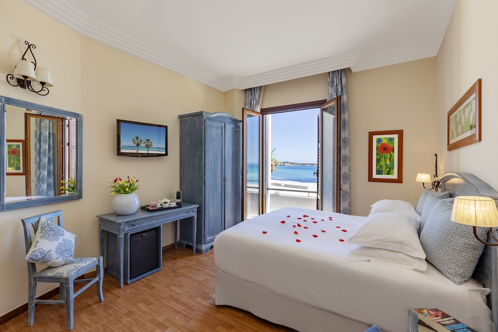 SUPERIOR, DOUBLE BED, BEACH VIEW