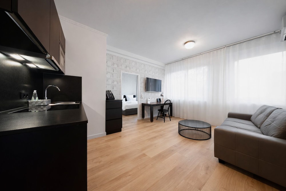 The Suite Hotel 46/59