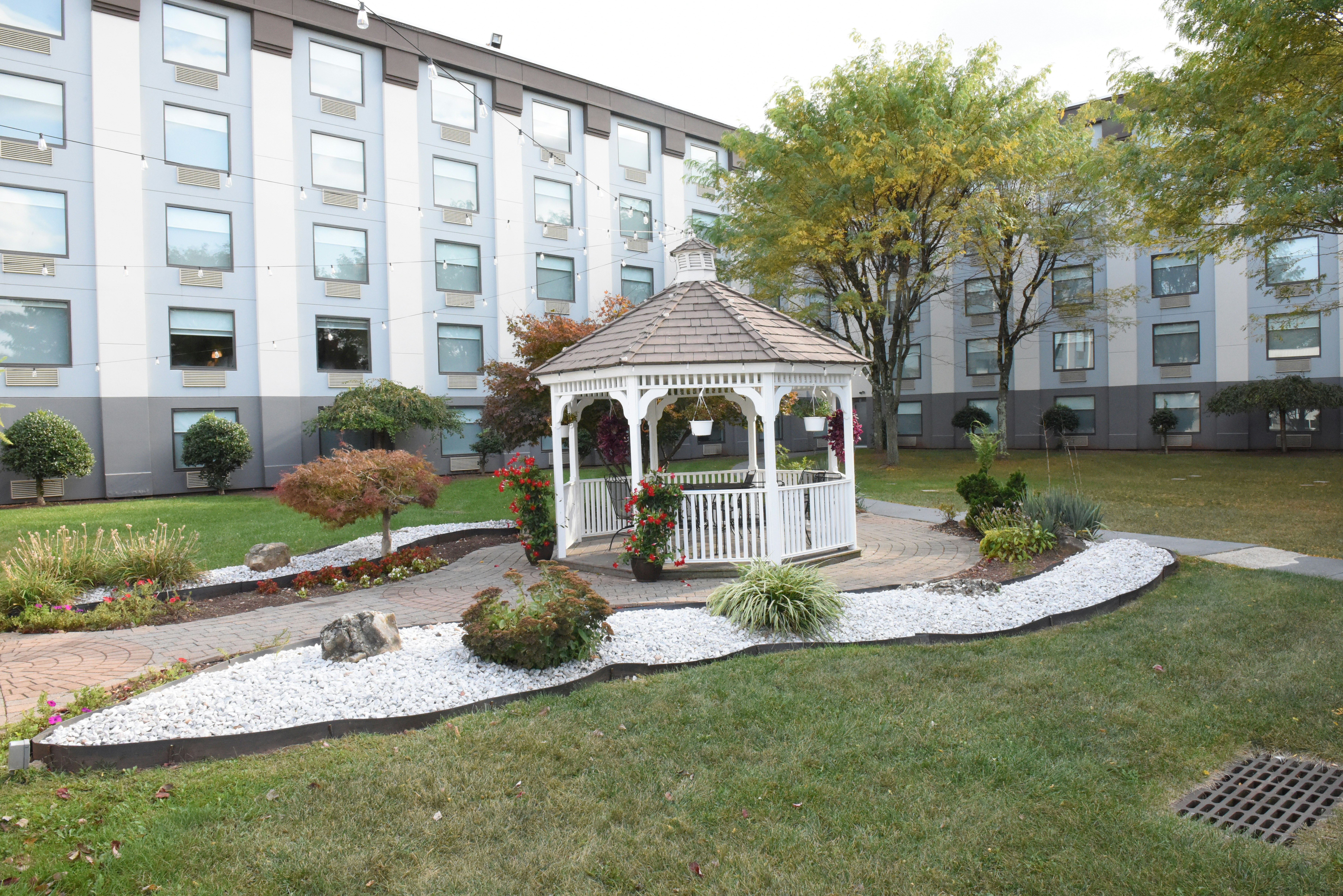 Holiday Inn Piscataway Somerset (Ex Radisson Hotel Piscataway) 78/81