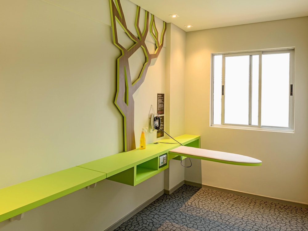 ibis Styles Curitiba Centro Civico 49/50