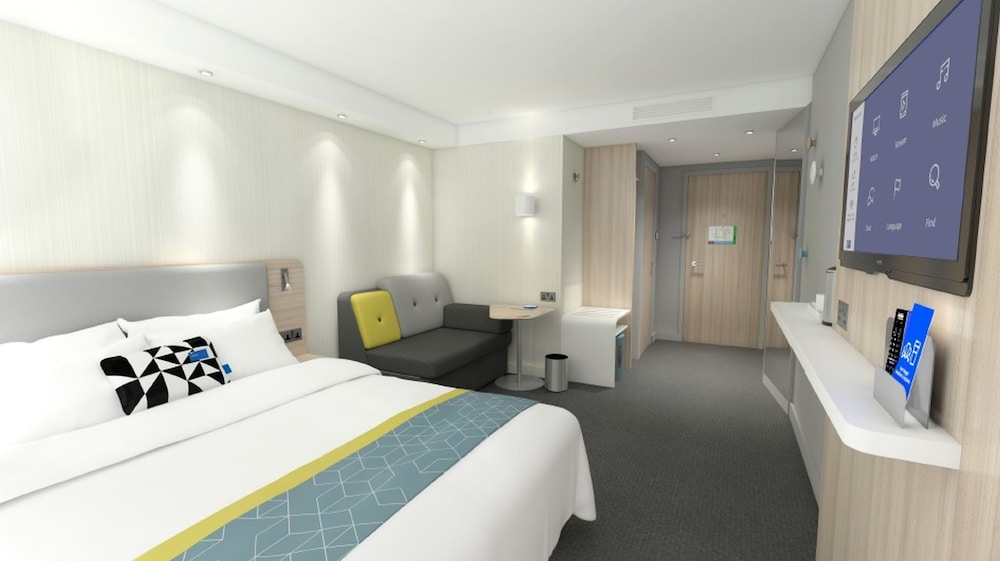 Holiday Inn Express Hotel Suites Schulenburg 24/71