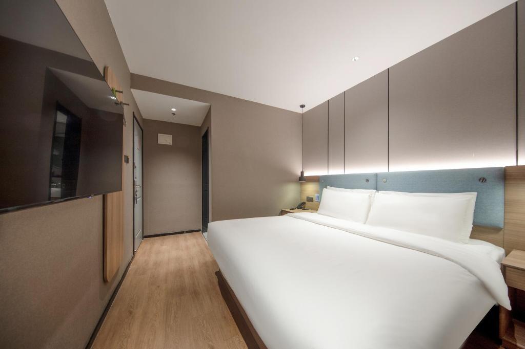 Home Inn Neo (Yangzhou Dongguan Street, He Garden) 14/40