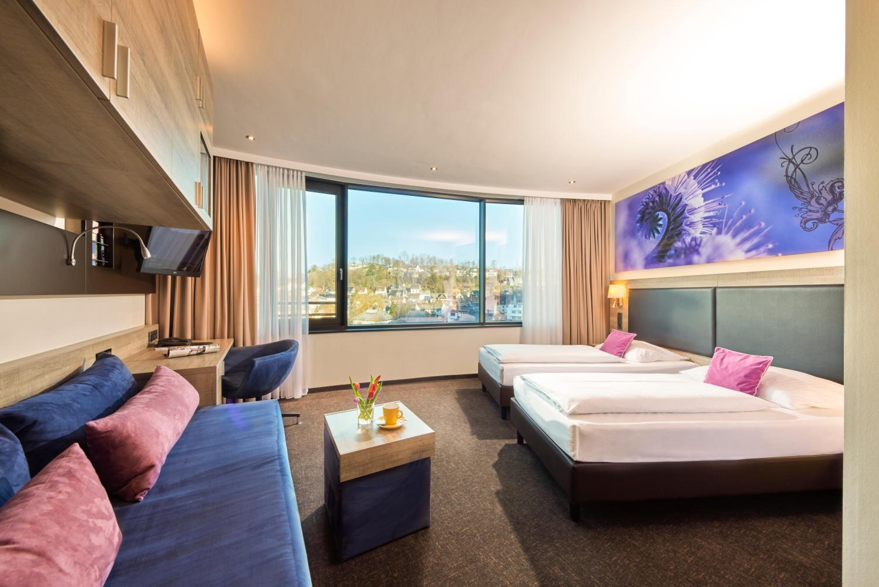 Room, Triple