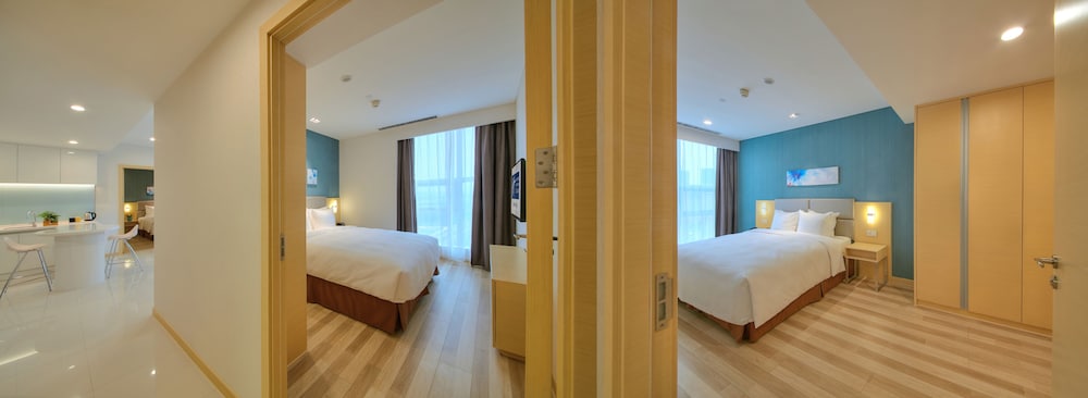 HOLIDAY INN EXPRESS LUOYANG YICHUAN 18/56