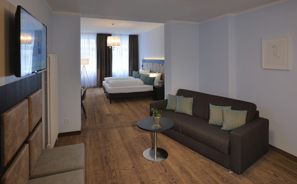 Uhu Gastehaus 25/39