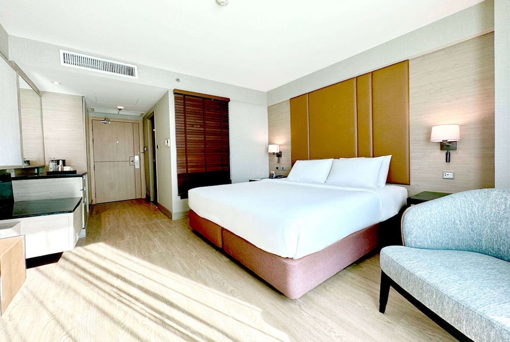 Ramada by Wyndham Bangkok Sukhumvit 11 31/83