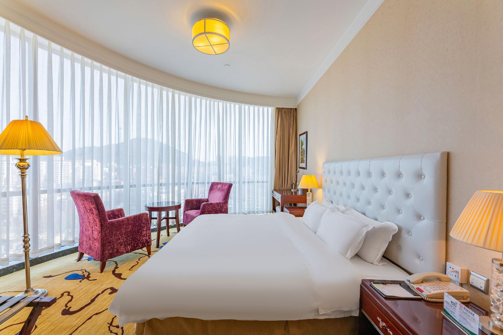 Sweetland Hotel 12/43