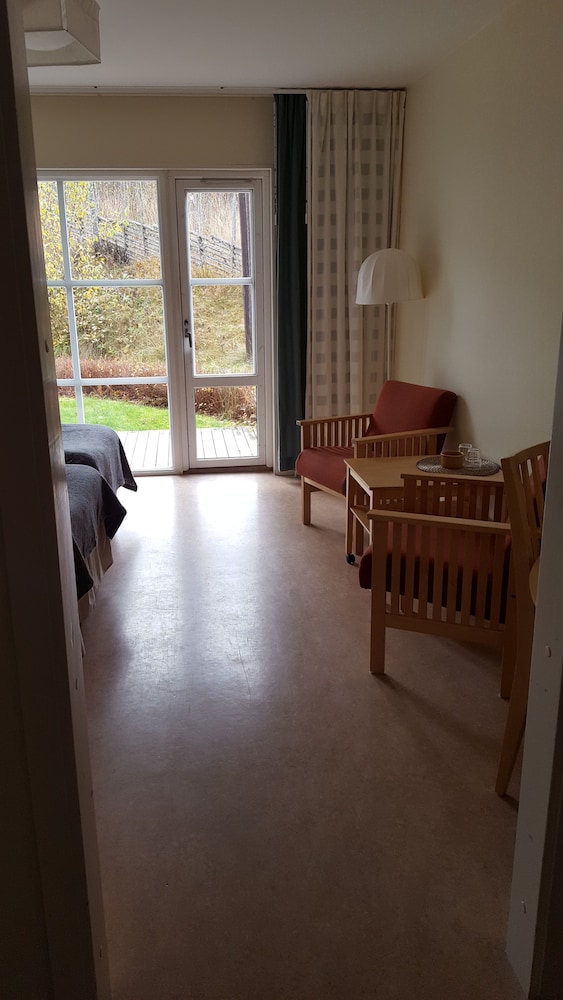 Hotell Gyllene Hornet 31/50