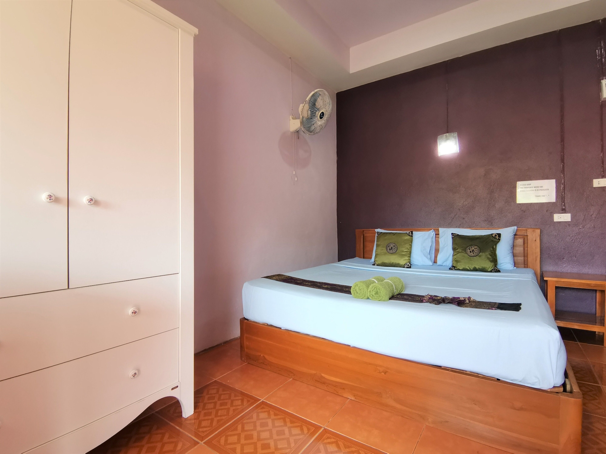 DOUBLE BED