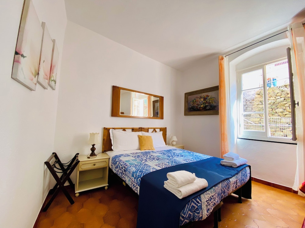 Giovanni Rooms Manarola 12/49