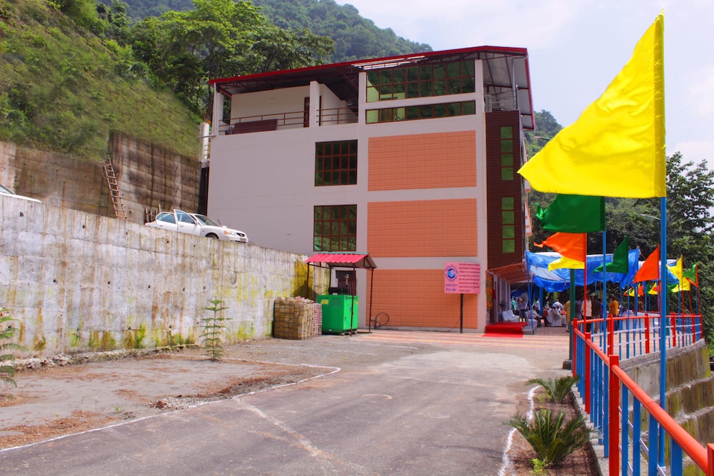 Yatrik Inn 49/56