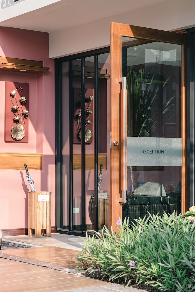 COZYTEL CHIANGMAI 10/66