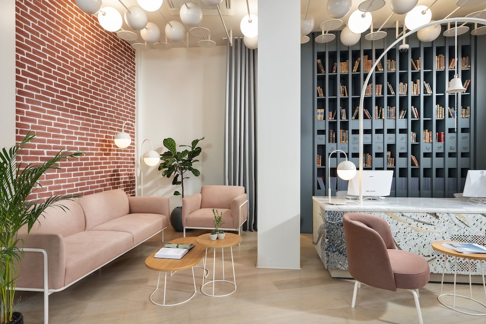 Ecole St. Pierre Hotel 26/50