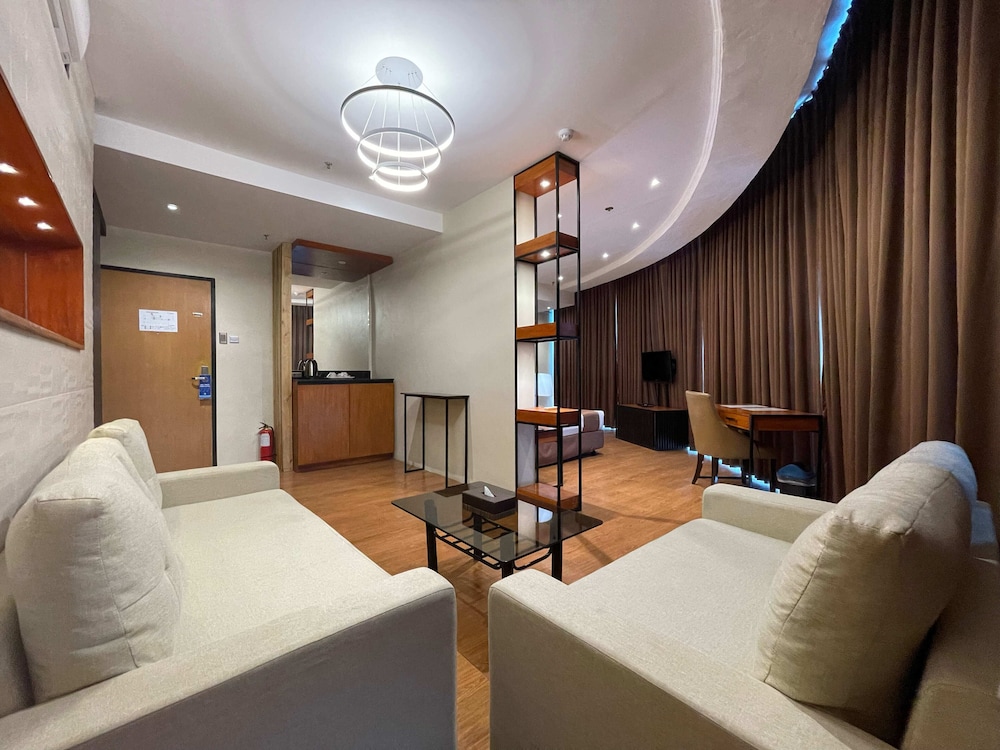 Golden Peak Hotel and Suites powered by Cocotel 39/63