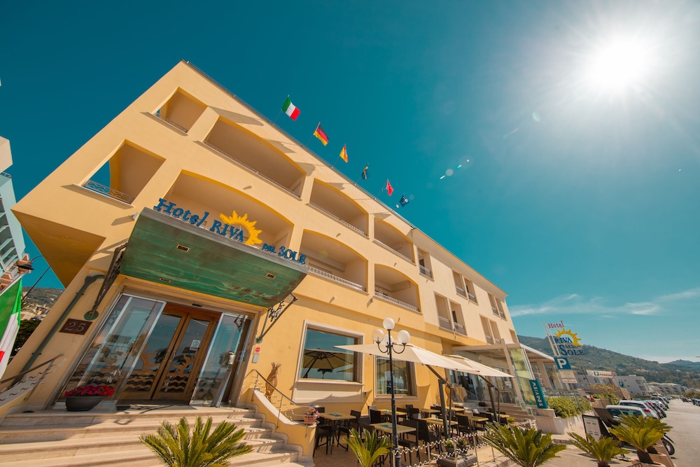 Hotel Riva del Sole 1/50