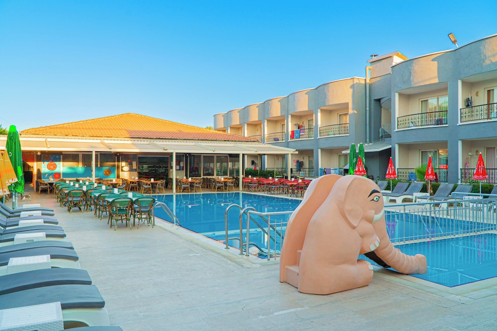 Sayanora Hotel & Park 37/50