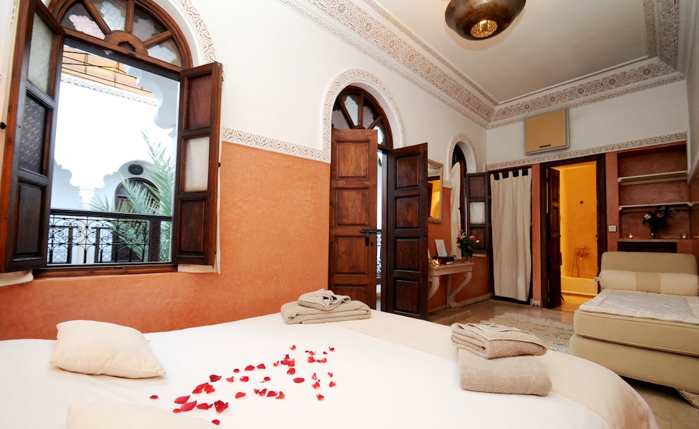 Riad Elias 22/72