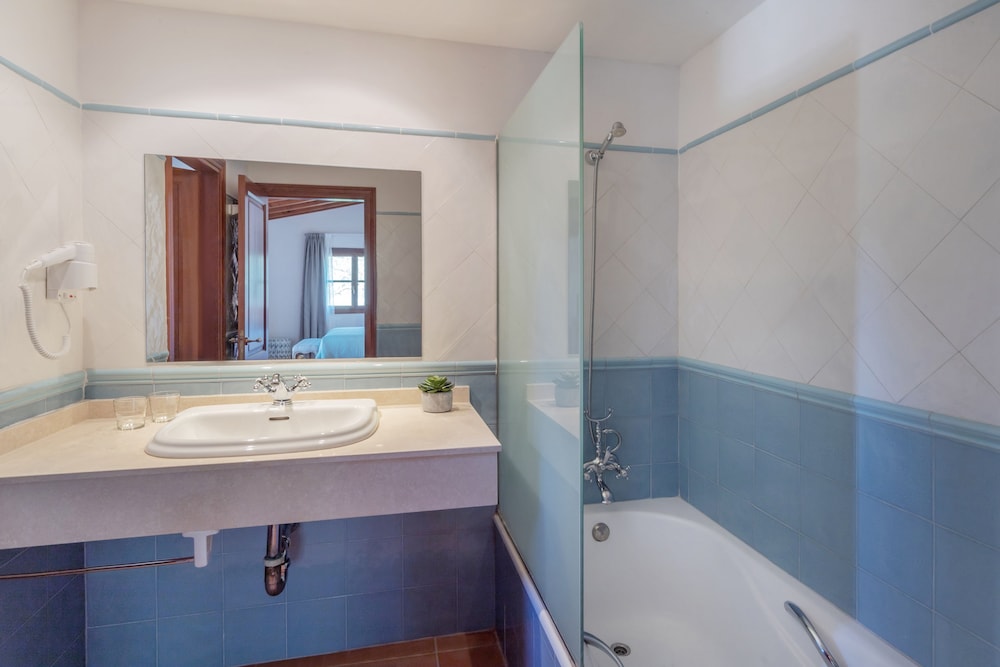 Hotel Rural Es Riquers 25/69