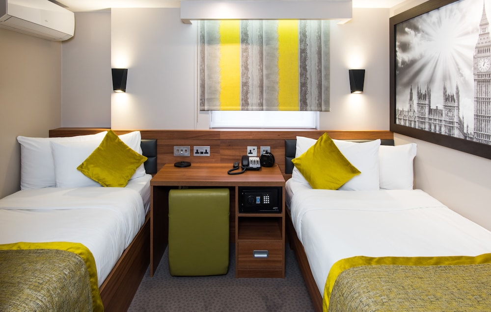 London Court Hotel 17/61