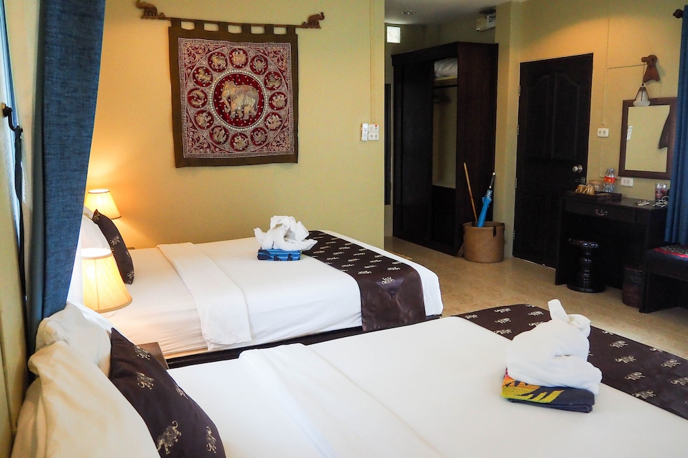 Lanta Castaway Beach Resort 15/50