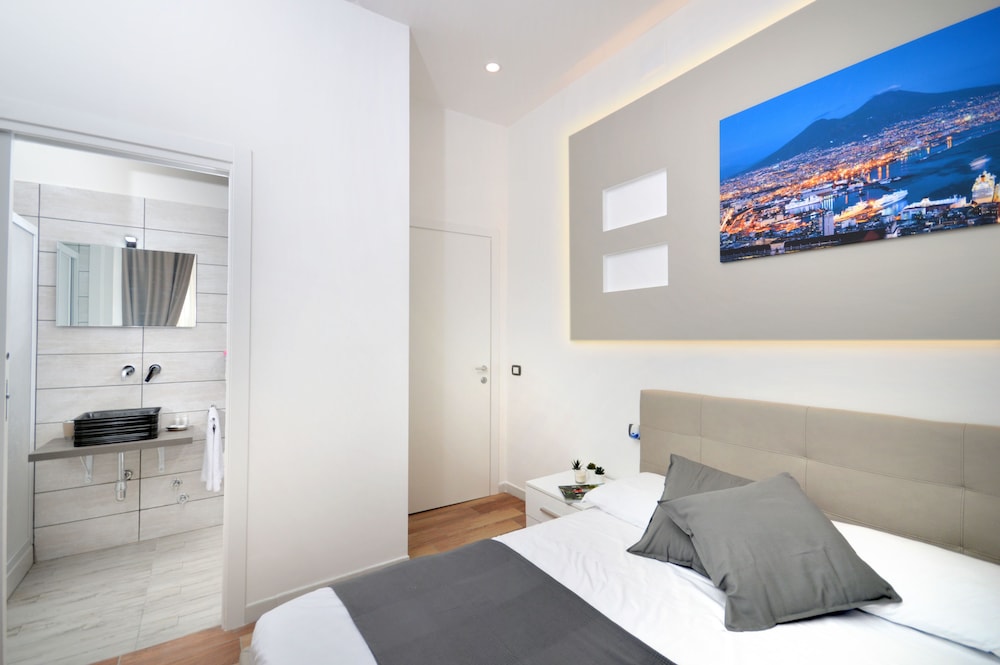 COMFORT, CITY VIEW