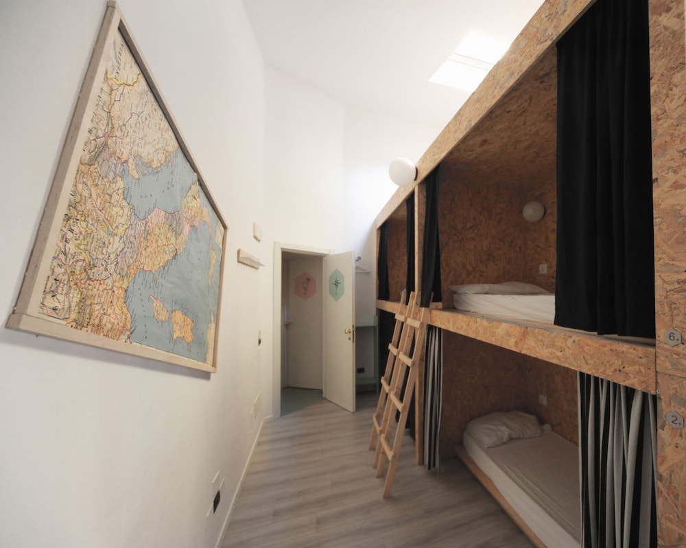 Dopa Hostel 2/39
