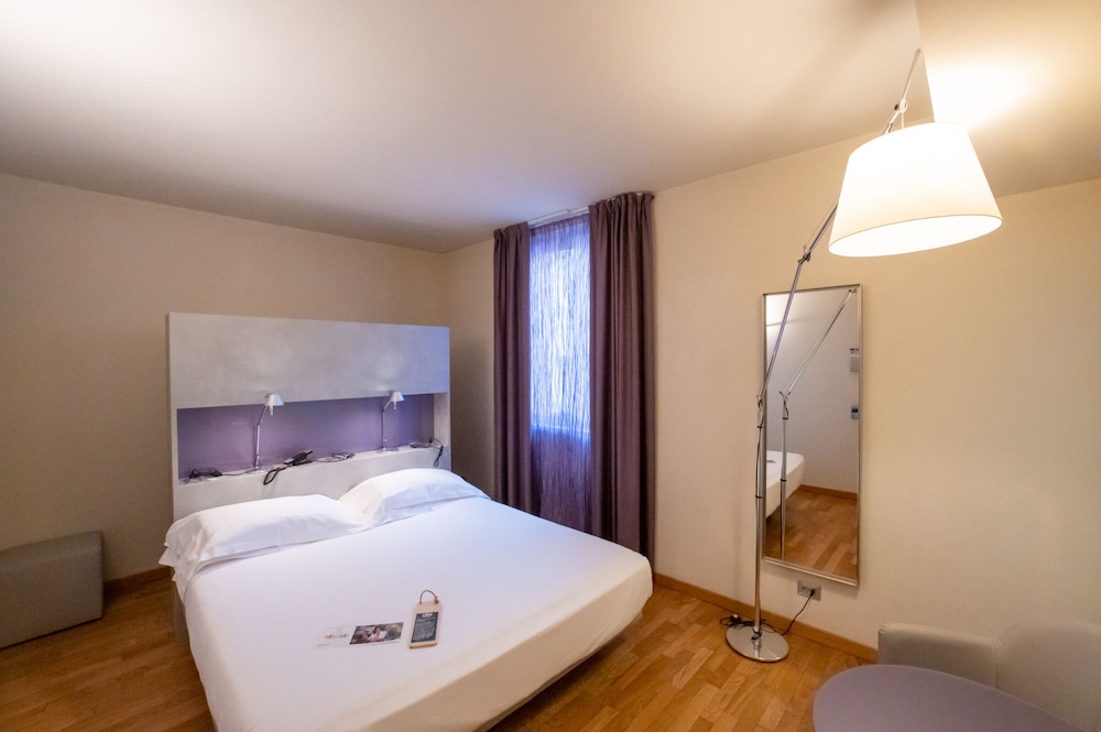 Hotel Annunziata 20/77