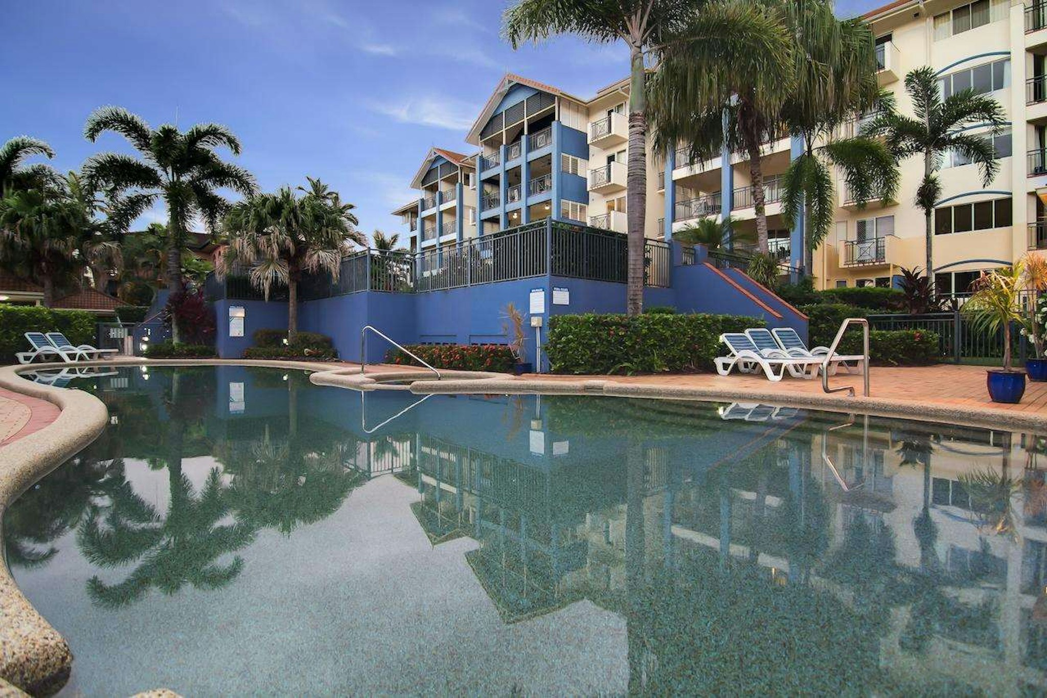 NORTH COVE WATERFRONT SUITES 55/58