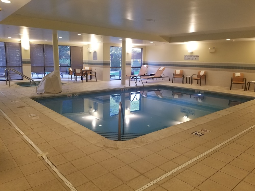Courtyard by Marriott Salina 17/39