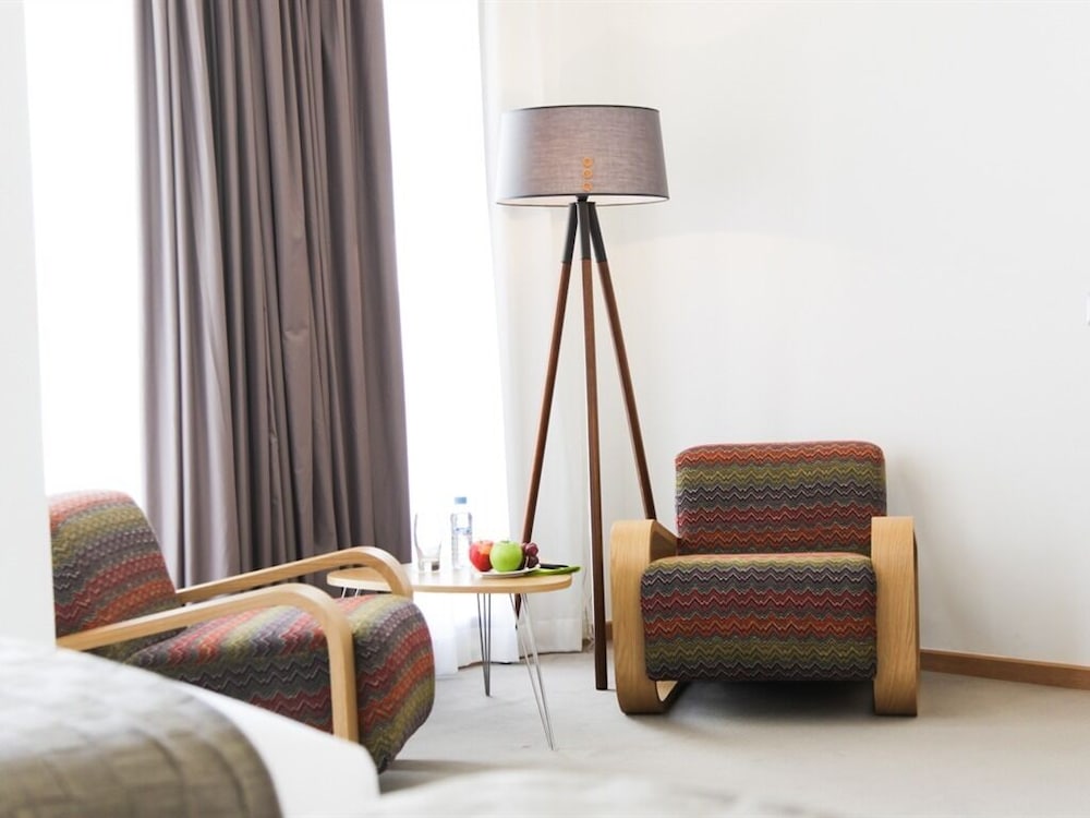 Smarts Hotel 43/58
