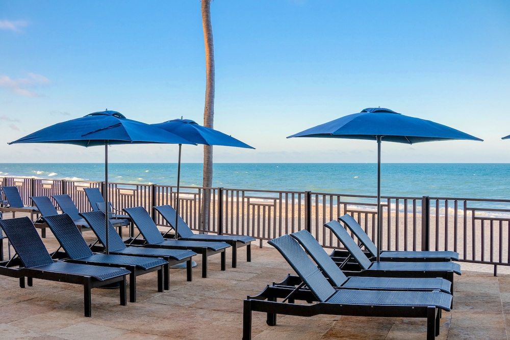 Acqua Beach Park Resort 40/50