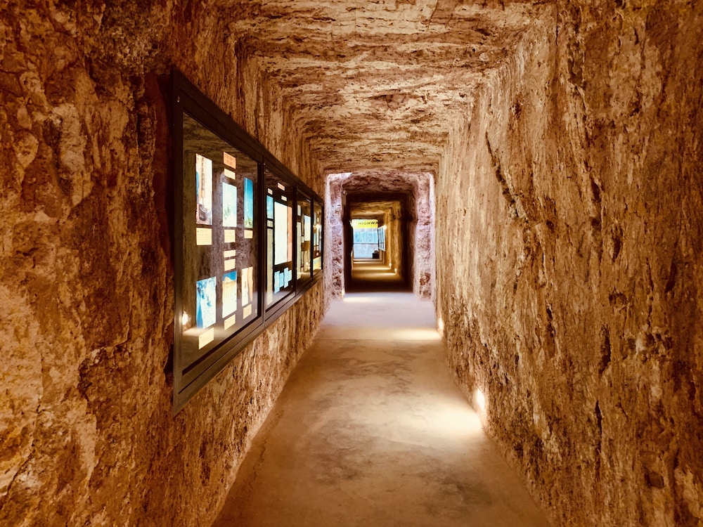 Desert Cave Hotel 18/50